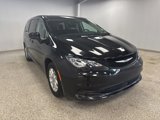 Used 2023 Chrysler Voyager LX image 2