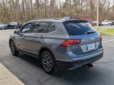 Used 2020 Volkswagen Tiguan SE w/ Panoramic Sunroof Package image 5