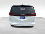 Used 2023 Chrysler Pacifica Touring-L image 6