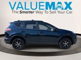 Used 2018 Toyota RAV4 SE image 2