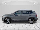Used 2024 Volkswagen Taos SE w/ Panoramic Sunroof Package image 2