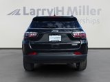 Used 2017 Jeep Compass Latitude w/ Popular Equipment Group image 4