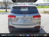 Used 2016 Kia Sorento LX w/ LX Convenience Package image 5