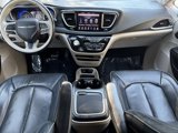 Used 2020 Chrysler Pacifica Limited image 2