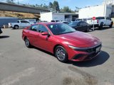 Used 2024 Hyundai Elantra Blue image 2