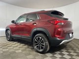 Used 2025 Chevrolet TrailBlazer LT image 2