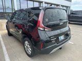 Used 2023 Kia Soul LX w/ LX Technology Package image 5