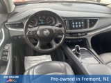 Used 2018 Buick Enclave Essence image 2