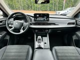 Used 2024 Mitsubishi Outlander SE image 3