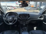 Used 2019 Jeep Cherokee Limited w/ Luxury Group image 4