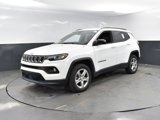 Used 2023 Jeep Compass Latitude image 3