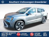 New 2025 Volkswagen Taos SE image 1