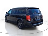 Used 2017 Dodge Grand Caravan SXT image 5