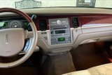 Used 2005 Lincoln Town Car Signature image 6