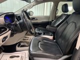Used 2020 Chrysler Pacifica Touring-L image 3