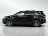 Used 2019 Toyota Highlander XLE image 2