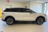 Used 2021 Lincoln Corsair Reserve image 3