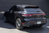 Certified 2023 Porsche Macan image 3