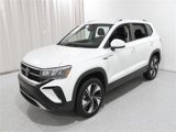 Certified 2024 Volkswagen Taos SE image 3