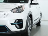 Used 2022 Kia Niro EX Premium w/ Cold Weather Package image 4
