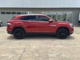 Used 2024 Volkswagen Atlas Cross Sport SE w/ Panoramic Sunroof Package image 2