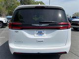 Used 2022 Chrysler Pacifica Touring-L image 4