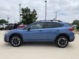 Used 2022 Subaru Crosstrek 2.0i image 2