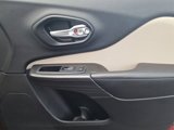 Used 2015 Jeep Cherokee Latitude w/ Comfort/Convenience Group image 5
