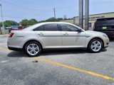 Used 2017 Ford Taurus SE image 2