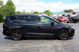 Used 2020 Chrysler Pacifica Touring-L w/ Premium Audio Group image 3