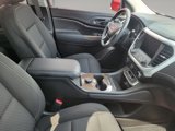 Used 2023 GMC Acadia SLE w/ Elevation Edition image 4