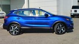 Used 2022 Nissan Rogue Sport SL image 2