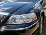 Used 2005 Lincoln Town Car Signature Limited image 3