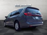 Used 2023 Chrysler Pacifica Touring-L image 4
