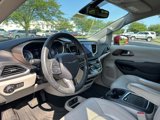 Used 2017 Chrysler Pacifica Touring-L Plus w/ Advanced Safetytec Group image 5