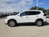Used 2017 Nissan Rogue SV image 4