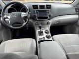 Used 2013 Toyota Highlander 4WD image 4