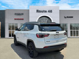 Used 2022 Jeep Compass Latitude image 2