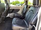 Used 2023 Chrysler Pacifica Touring-L image 4