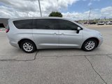 Used 2023 Chrysler Pacifica Touring-L image 4