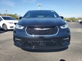 New 2025 Chrysler Pacifica Select image 3