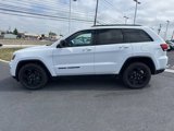 Used 2020 Jeep Grand Cherokee Laredo image 4
