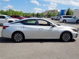 Used 2024 Nissan Altima 2.5 SV image 2