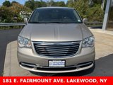 Used 2016 Chrysler Town & Country Touring image 2