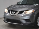 Used 2016 Nissan Rogue SV image 2