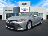 Used 2018 Toyota Camry LE image 2
