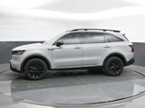 Used 2022 Kia Sorento S w/ Panoramic Sunroof Package image 2