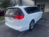 Used 2017 Chrysler Pacifica Limited w/ Advanced Safetytec Group image 4