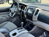 Used 2013 Toyota Tacoma 4x4 Double Cab w/ SR5 Pkg image 6