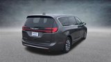 Used 2022 Chrysler Pacifica Limited image 5